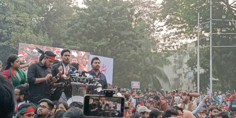 ১৫ জানুয়ারির মধ্যে অভ্যুত্থানের ঘোষণাপত্র পাঠ করতে হবে সরকারকে : আখতার