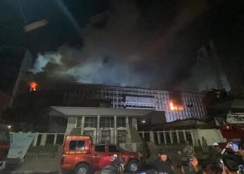 সচিবালয়ের ৭ নম্বর ভবনে ভয়াবহ অগ্নিকাণ্ড: ফায়ার ফাইটার নিহত, ব্যাপক ক্ষয়ক্ষতি