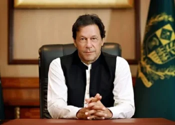 হঠাৎ সরকারবিরোধী আন্দোলন স্থগিতের ঘোষণা ইমরান খানের