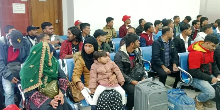 আরও ৮৫ প্রবাসী বাংলাদেশি লেবানন থেকে দেশে ফিরলেন