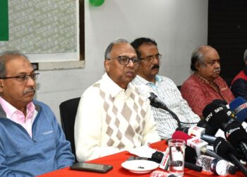 হাসিনার ফ্যাসিবাদ আমলে অনেক পত্রিকা জঙ্গি নাটক সাজিয়েছে : মাহমুদুর রহমান