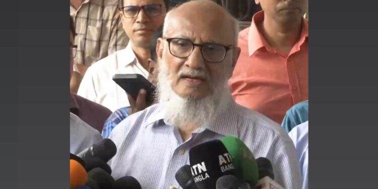 জনপ্রশাসন সংস্কার কমিশন চেয়ারম্যানের পদত্যাগ চাইলেন প্রশাসন ক্যাডারের কর্মকর্তারা
