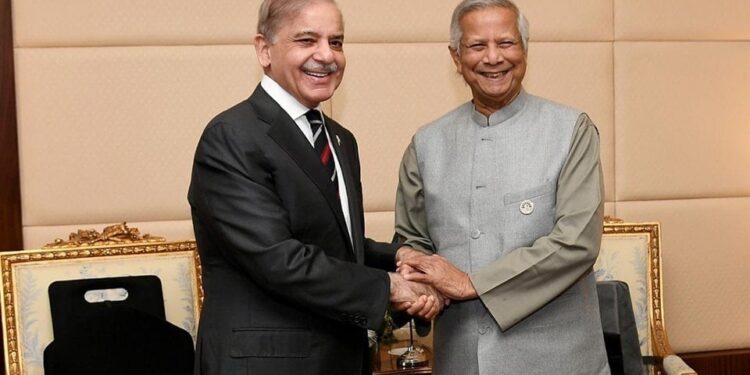 একাত্তরের অমীমাংসিত সমস্যা মীমাংসা করুন : পাকিস্তানের প্রধানমন্ত্রীর প্রতি প্রধান উপদেষ্টা