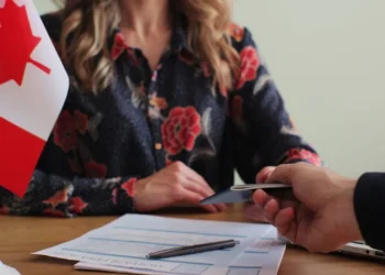 কানাডায় পড়তে ইচ্ছুক শিক্ষার্থীদের জন্য দুঃসংবাদ