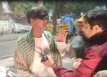 ব্যবসায়ীকে কুপিয়ে জখম : গ্রেপ্তার ছাত্রদল নেতাকে ছিনিয়ে নিতে পুলিশের ওপর হামলা