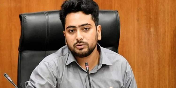 উপদেষ্টা নাহিদের নামে তদবির বন্ধে সচিবদেরকে নির্দেশনা