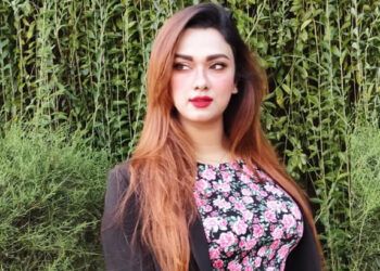 আইটেম গানের শুটিং শেষে বাসায় ফিরে চড় খেয়েছি : ববি