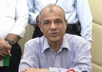 আমরা বেঁচে থাকতে সীমান্তে কেউ আসতে পারবে না: স্বরাষ্ট্র উপদেষ্টা