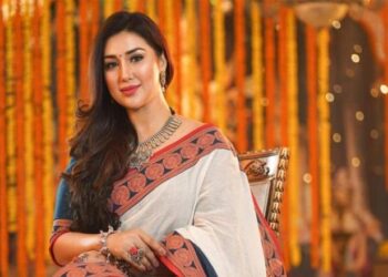 এবার জনতার বাধার মুখে পড়লেন অপু বিশ্বাস