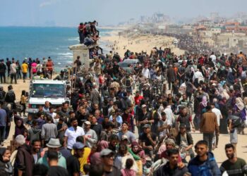 গাজার চেকপয়েন্টে অপেক্ষমাণ হাজার হাজার ফিলিস্তিনি : জাতিসংঘ