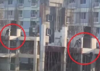 কার্নিশে ঝুলে থাকা তরুণকে গুলি করা সেই এএসআই গ্রেফতার