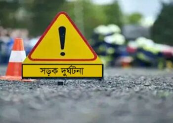 রংপুরে বাড়িতে ডুকে পড়ল গাড়ি, প্রাণ গেল যাত্রীর