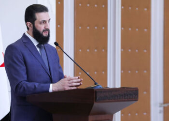 সি‌রিয়ায় সং‌বিধান বাতিল, সেনাবা‌হিনী ও আসা‌দের দল বিলুপ্ত