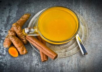 হলুদ খেলেই কমবে ইউরিক অ্যাসিডের যন্ত্রণা