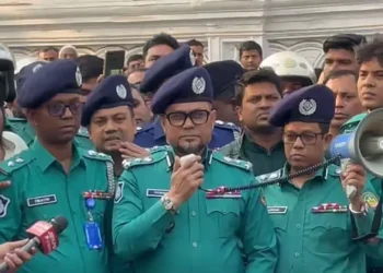 গাজীপুরের ঘটনায় ওসিকে বরখাস্তের ঘোষণা, ক্ষমা চাইলেন পুলিশের কমিশনার