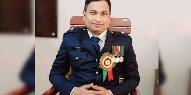 চলন্ত বাসে ডাকাতি, বড়াইগ্রাম থানার ওসিকে প্রত্যাহার