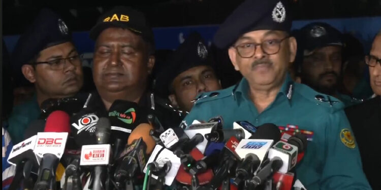 ছিনতাইয়ের বিরুদ্ধে সবাই প্রতিরোধ গড়ে তুুলুন: ডিএমপি কমিশনার