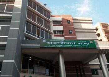 ধানমন্ডিতে সশস্ত্র মহড়া, ডাকাত আতঙ্কে মসজিদে মাইকিং