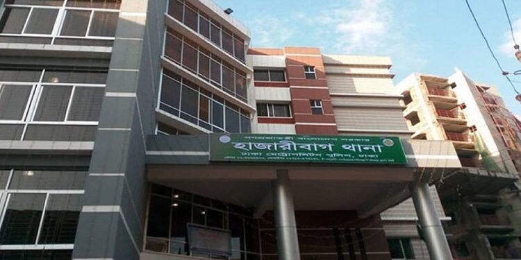 ধানমন্ডিতে সশস্ত্র মহড়া, ডাকাত আতঙ্কে মসজিদে মাইকিং