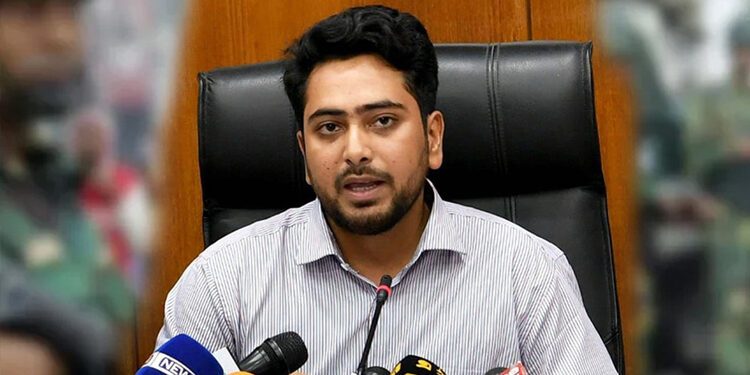 ব্যাংকে কত টাকা আছে জানালেন নাহিদ ইসলাম