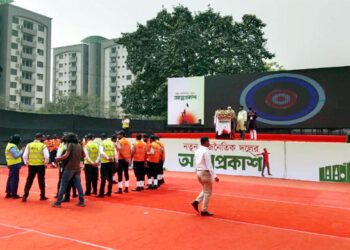 প্রস্তুতি শেষ, ভিড় বাড়ছে মানিক মিয়া অ্যাভিনিউয়ে