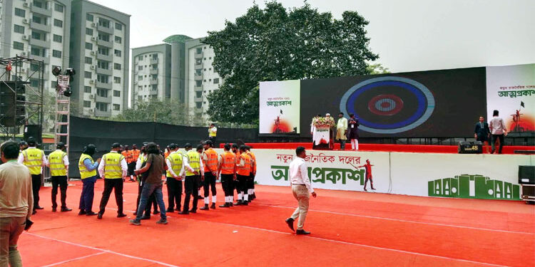 প্রস্তুতি শেষ, ভিড় বাড়ছে মানিক মিয়া অ্যাভিনিউয়ে