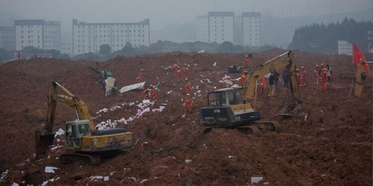 চীনে ভূমিধসে নিখোঁজ ৩০ জন