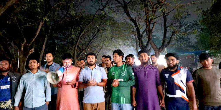 ঝিনাইদহে ট্রিপল মার্ডার, জাবিতে শিক্ষার্থীদের বিক্ষোভ