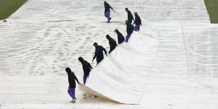 বৃষ্টিতে পরিত্যক্ত বাংলাদেশ-পাকিস্তান ম্যাচ