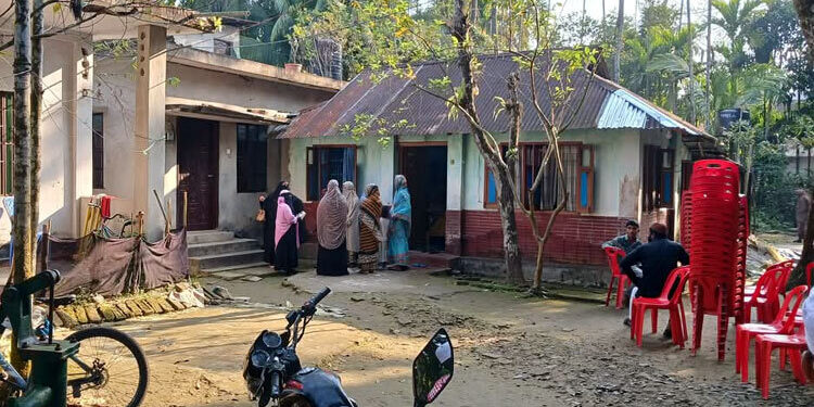 বিএনপি নেতার মাকে কুপিয়ে হত্যা