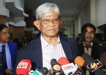 গুদামে খাদ্য লুকিয়ে রাখা যাবে না: অর্থ উপদেষ্টা