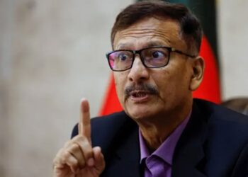 হাসিনাকে থামাতে ভারতীয় হাইকমশিনারকে তলব