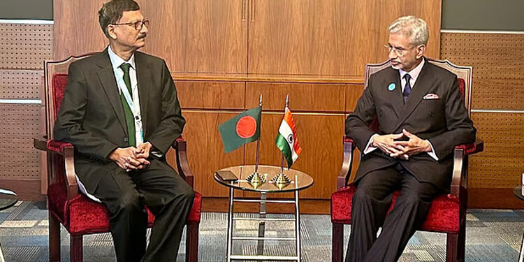 ইতিবাচক কর্মসম্পর্ক গড়ে তুলতে চায় ঢাকা ও দিল্লি: পররাষ্ট্র উপদেষ্টা