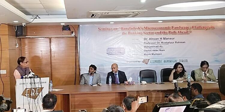 ‘পাচারকৃত অর্থ ফেরানো রাজনৈতিক প্রভাবে যেন থেমে না যায়’