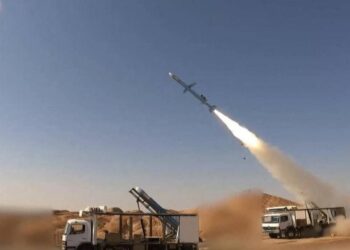 পারস্য উপসাগরে মিসাইল পরীক্ষা চালাল ইরান