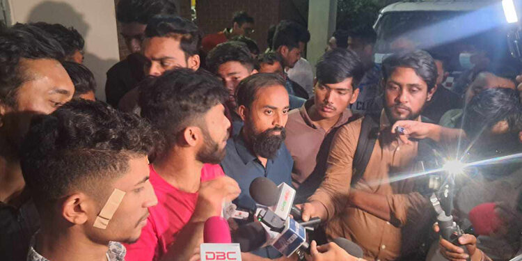 নতুন ছাত্রসংগঠনের কমিটিকে অবাঞ্ছিত ঘোষণা বেসরকারি শিক্ষার্থীদের