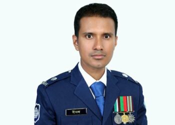 ডিবির হেফাজতে এসপি তানভীর