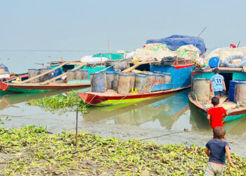 ডাকাতের ভয়ে ভৈরব-তাহিরপুরে নৌ চলাচল বন্ধ