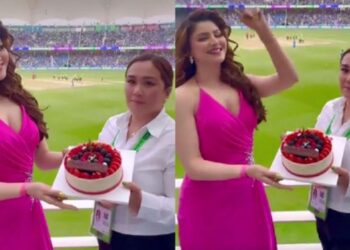 ভারত-পাকিস্তান ম্যাচে উর্বশীর কেক নিয়ে নতুন জল্পনা