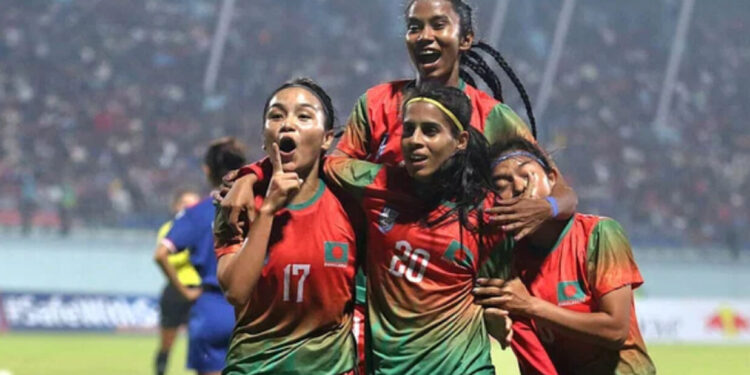 একুশে পদক পাওয়ায় ‘এ যাত্রায় রক্ষা’ নারী ফুটবল দলের