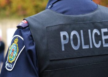 বরিশালে রাতে পোস্টার লাগানো আ.লীগ কর্মীদের খুঁজছে পুলিশ