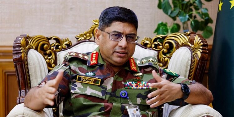 গুজব-ভুল তথ্য ছড়ানো হচ্ছে, বিভ্রান্ত হওয়া যাবে না: সেনাপ্রধান