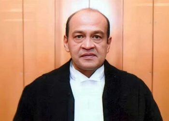 আগুন নেভাতে গিয়ে বিচারপতির বাসভবন থেকে বিপুল অর্থ উদ্ধার!