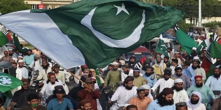 ধর্ম অবমাননাকর পোস্ট করায় পাকিস্তানে ৫ জনের মৃত্যুদণ্ড