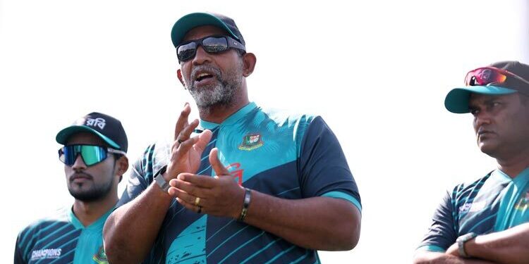 সিমন্স আর সালাউদ্দিনে সন্তুষ্ট বিসিবি, বাড়তে পারে মেয়াদ