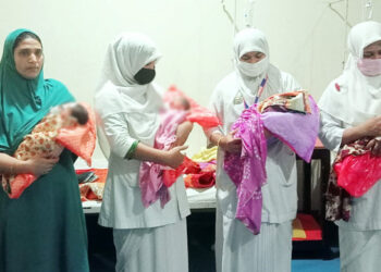 একসঙ্গে চার সন্তান জন্ম দিলেন গৃহবধূ