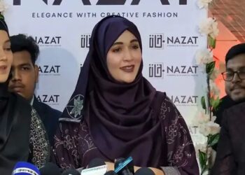 সবাইকে বোরকা পরার আহ্বান অভিনেত্রী অহনার