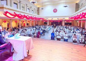 দ্রুত গতিতে তারাবি পড়া থেকে বেরিয়ে আসতে হবে: আজহারী