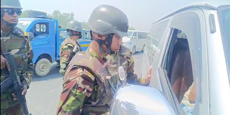ঢাকা-টাঙ্গাইল-যমুনা সেতু মহাসড়কে সেনাবাহিনীর টহল
