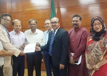 বিসিএসে গণিত বাদ, প্রতিবাদে পিএসসি চেয়ারম্যানকে স্মারকলিপি